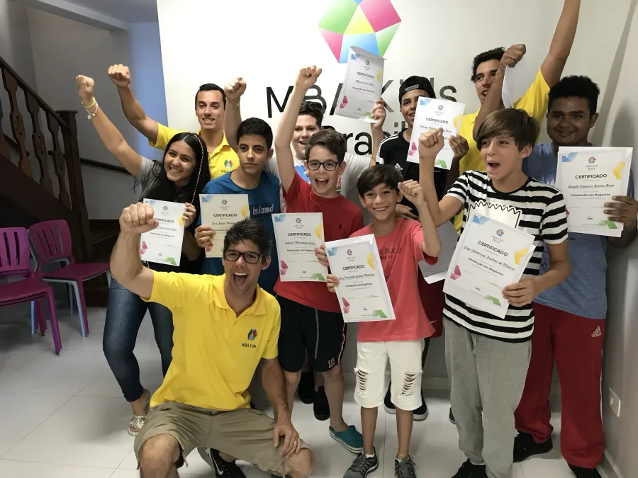 Alunos do ensino fundamental empreendendo