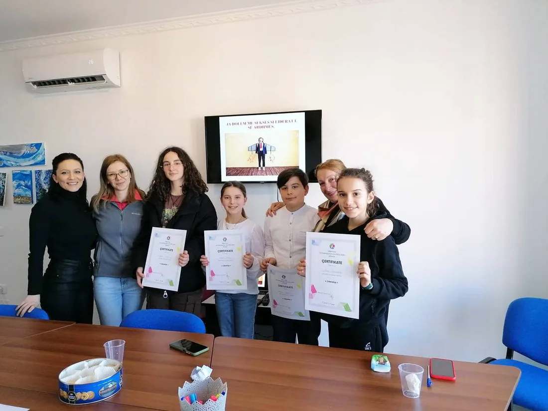 Escola MBA Kids International na Albânia